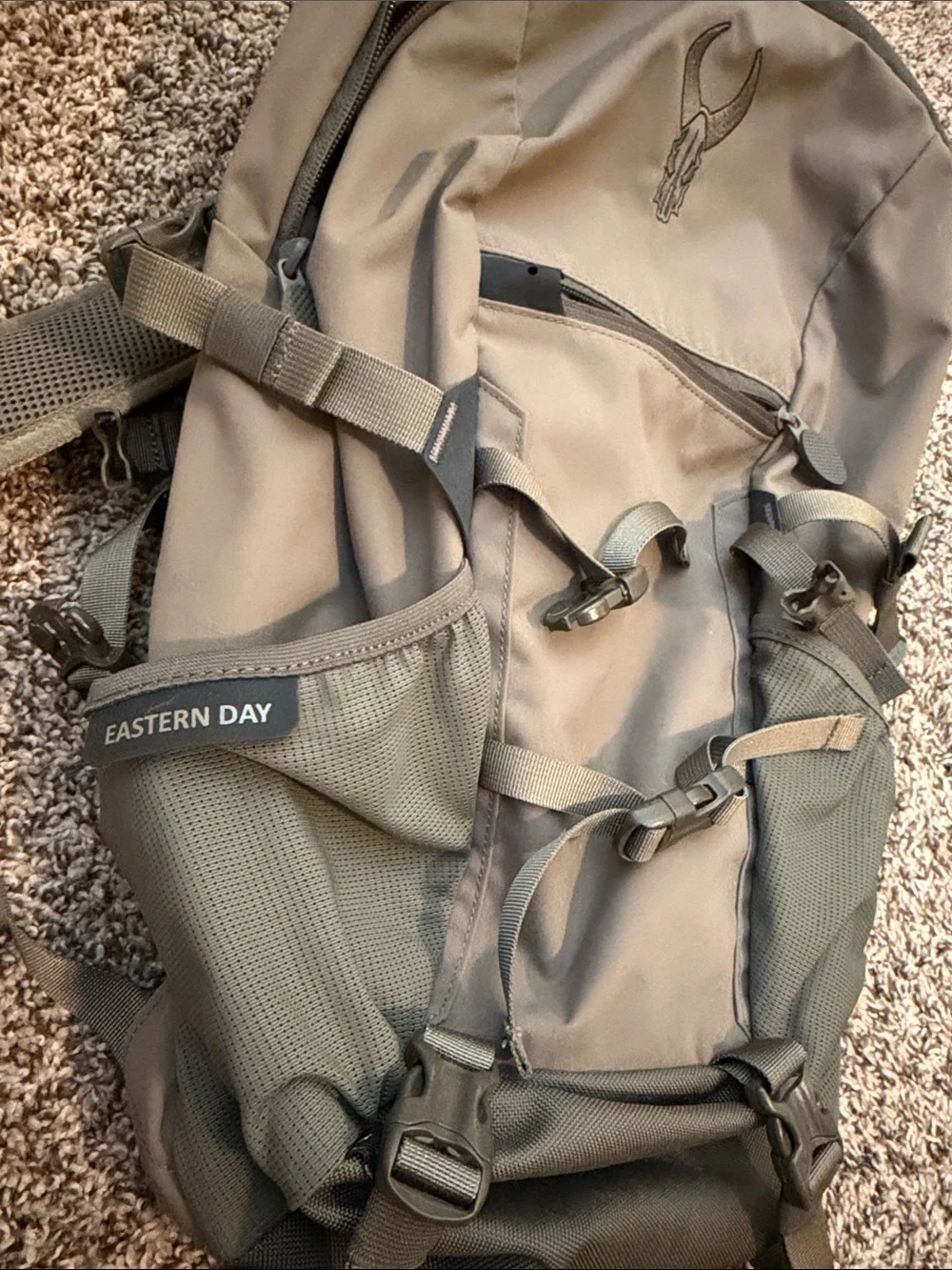 Badlands Men’s Backpack in Olive